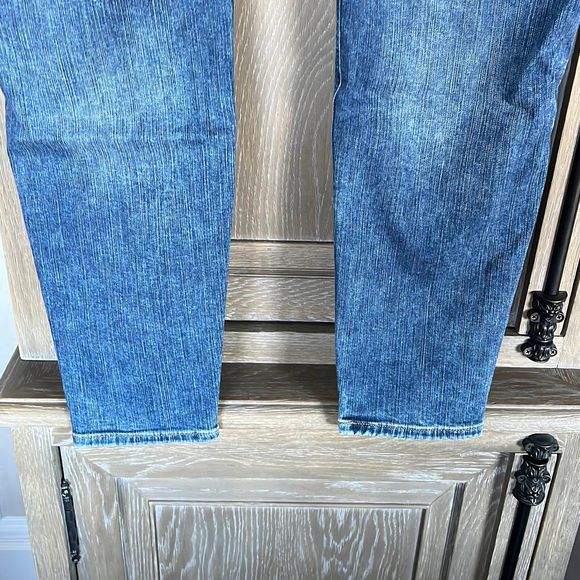 Torrid Jeans Feel the Fit Bombshell Skinny High Rise Premium Stretch 22R New - Picture 13 of 14